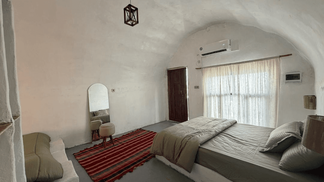 اقامتگاه بومگردی با استخر روباز آبسرد در سلخ قشم - چهار تخته محوطه