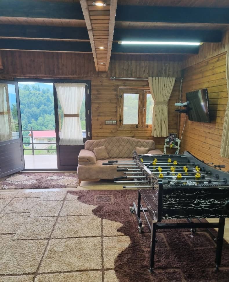 کلبه سوئیسی جنگلی جکوزیدار در روستای سنگنیشت زیرآب نما کلبه سوئیسی