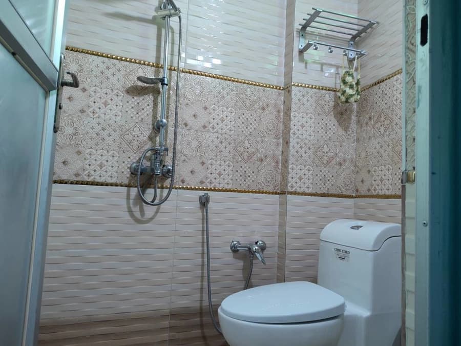 سرویس فرنگی و حمام