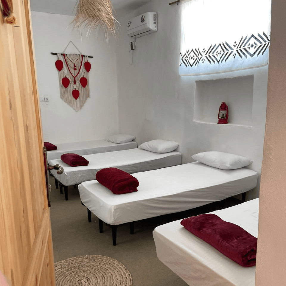 اقامتگاه بومگردی در شیب دراز قشم - چهار تخته محوطه