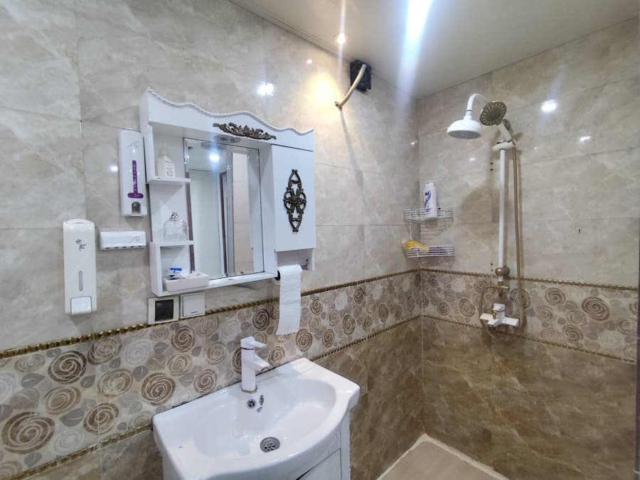 حمام در اتاق 2