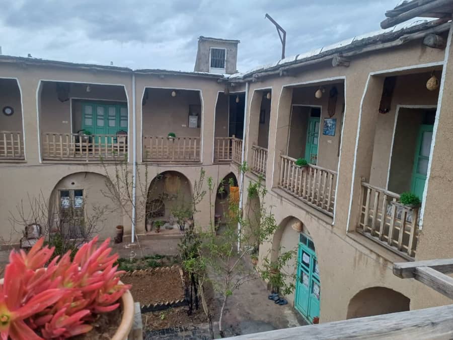 اجاره اقامتگاه بومگردی در روستا ویست خوانسار - 3 نما ساختمان