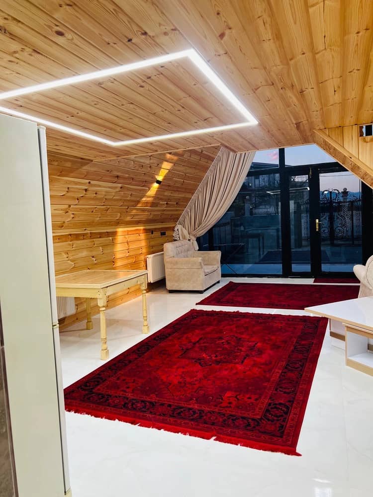 کلبه سوئیسی دوبلکس در روستا دولبین تالش نما کلبه