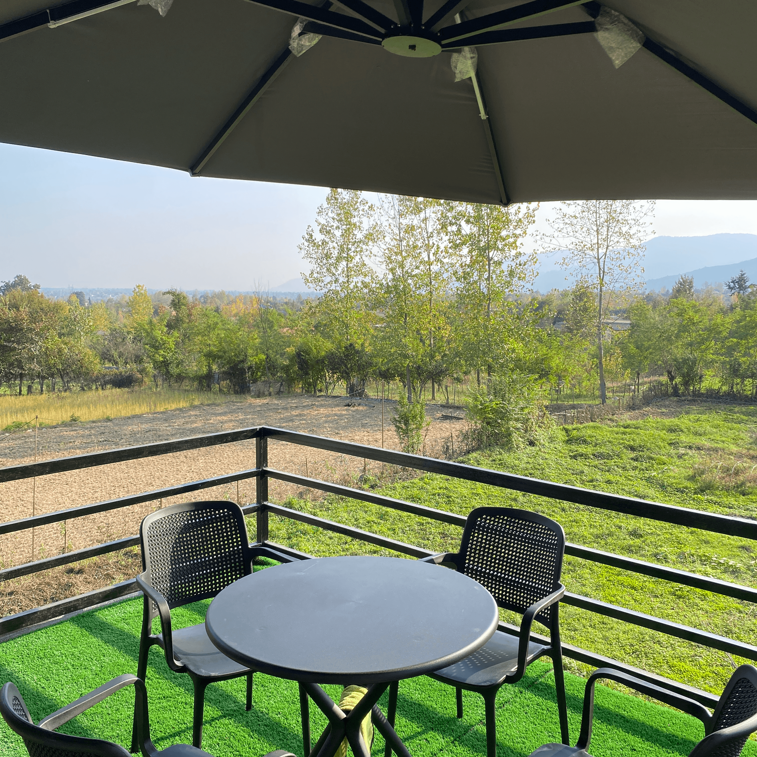 کلبه شیشه ای در روستای معاف ماسال - افرا نما