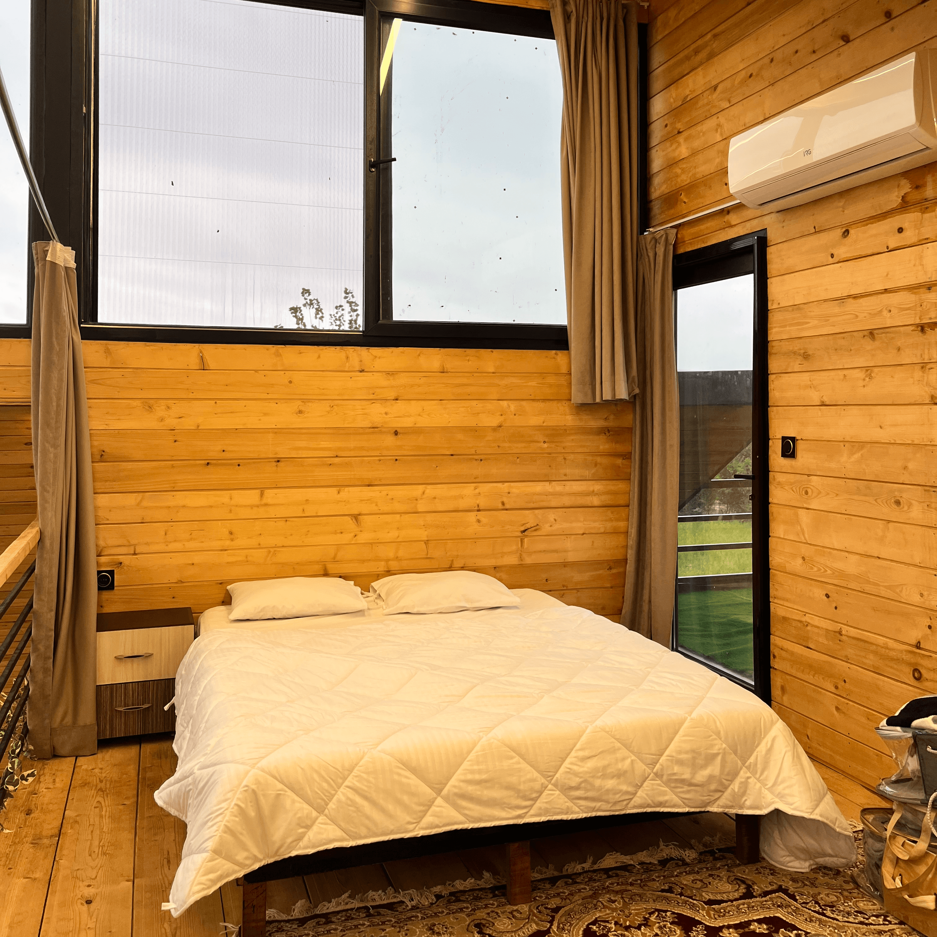 کلبه شیشه ای در روستای معاف ماسال - افرا نما