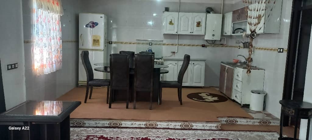 منزل ویلایی در فارسبان نهاوند حیاط و چشم انداز