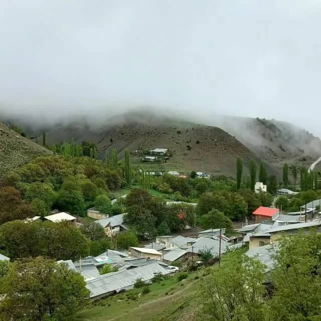 ویلا کوهستانی مجاور رودخانه در روستای شلی شهمیرزاد حیاط