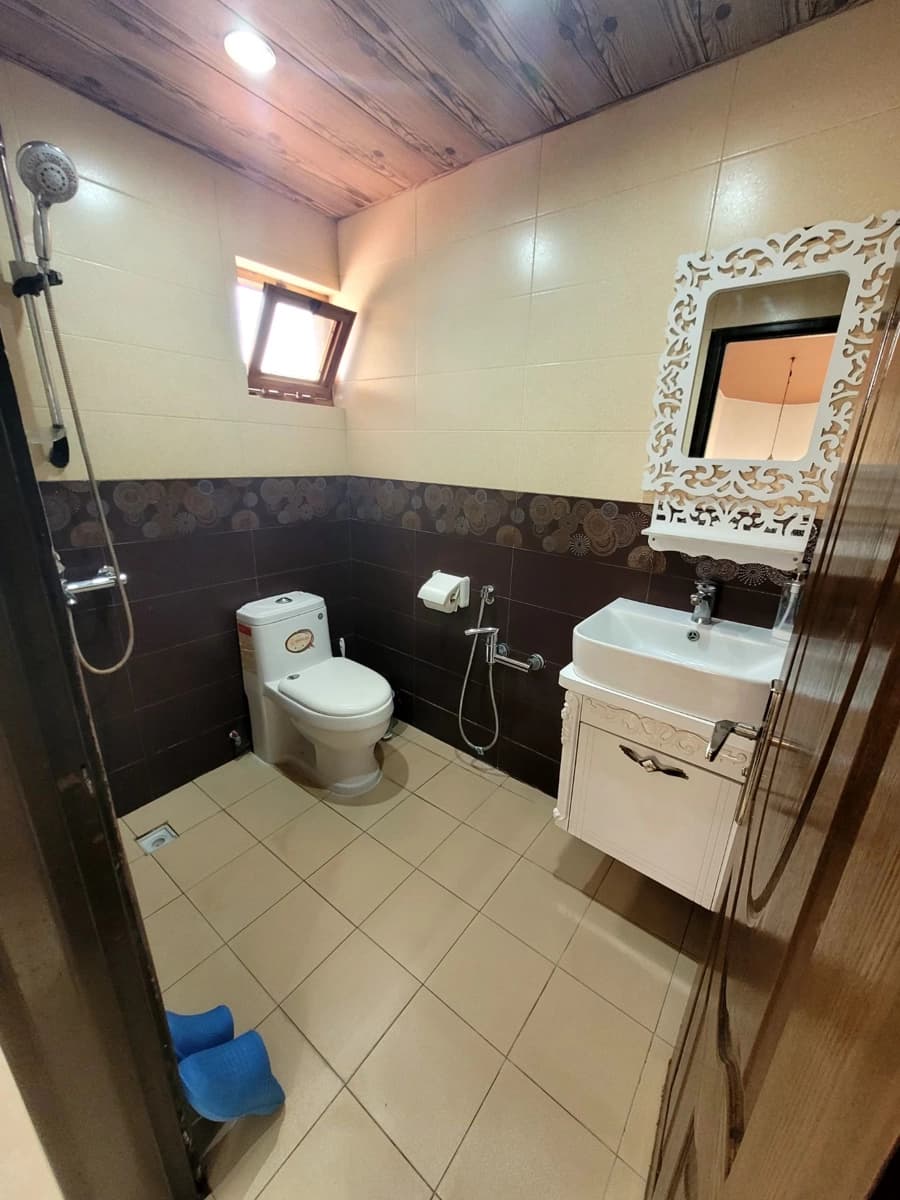 سرویس فرنگی و حمام
