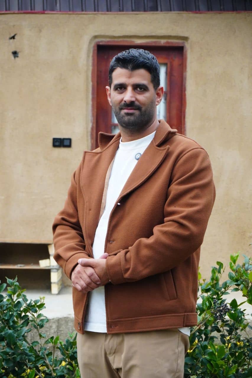 hostIntroImage-وحید داج لری