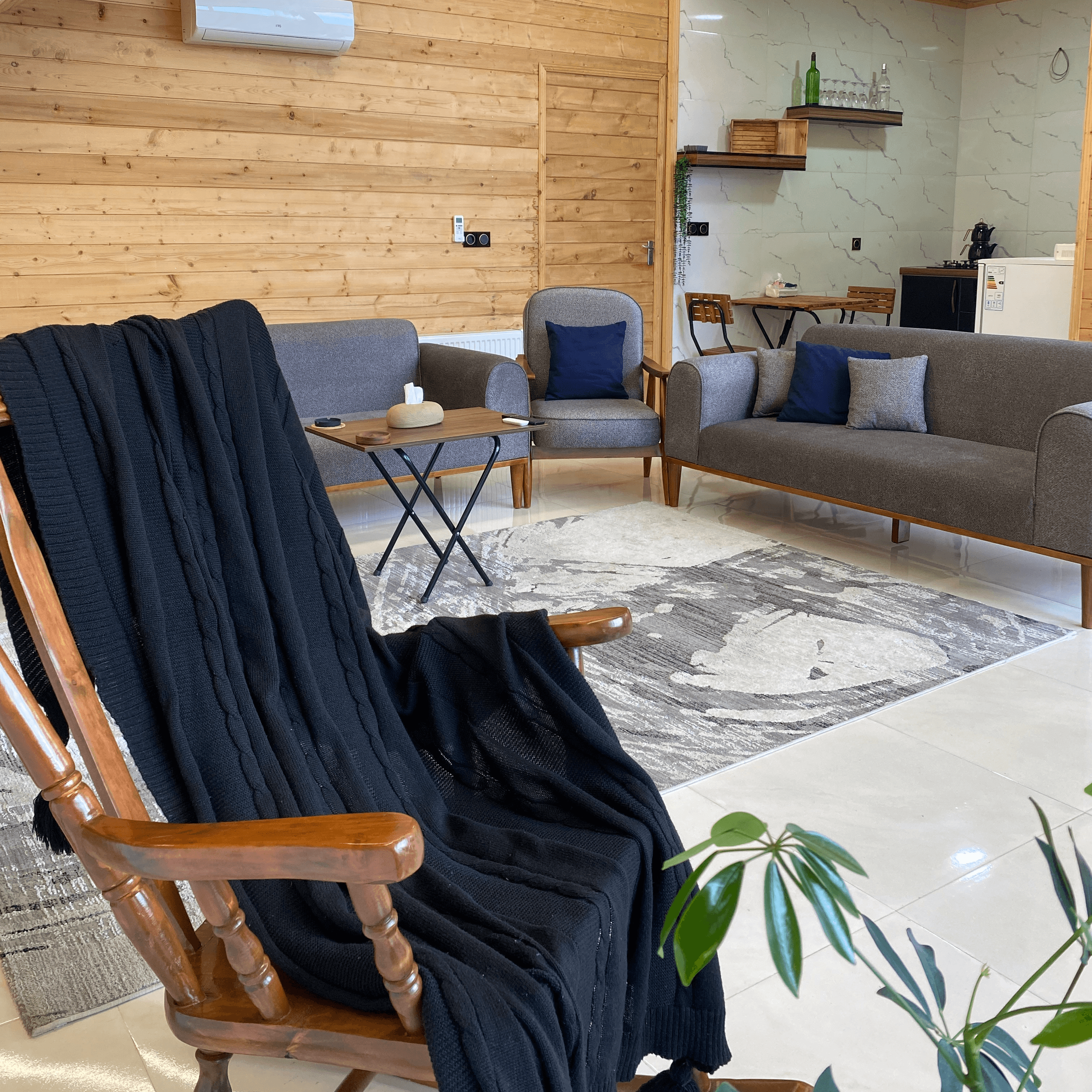 کلبه شیشه ای در روستای معاف ماسال - افرا نما