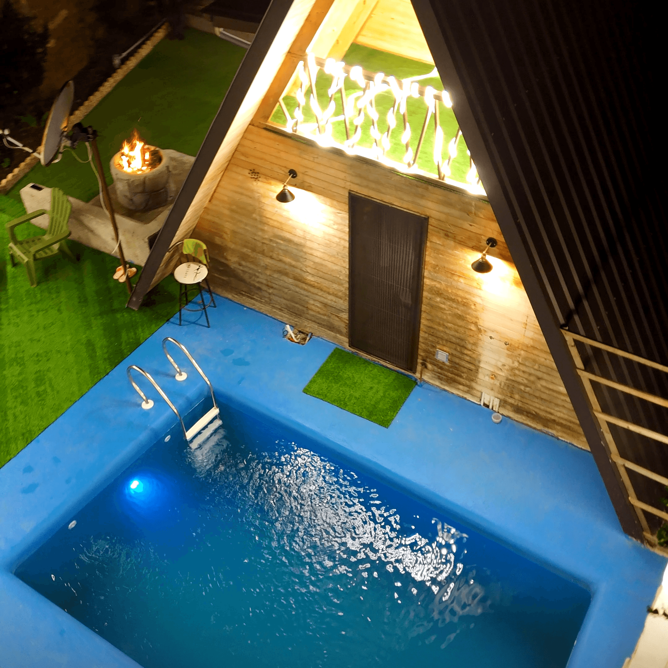 کلبه سوئیسی استخردار در روستای تجن گوکه - آستانه اشرفیه نما و استخر