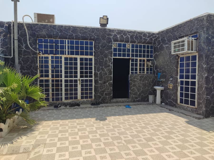 ویلا باغ با استخر سرپوشیده آبگرم در روستا گورک عالی شهر استخر سرپوشیده آبگرم