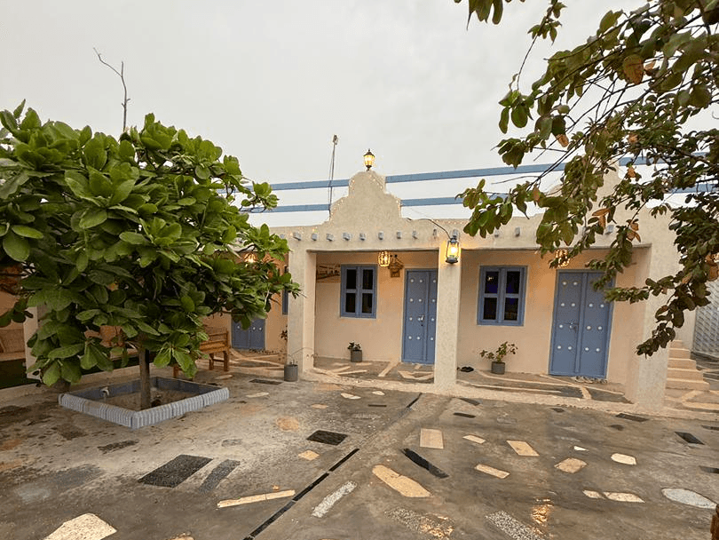 حیاط اقامتگاه