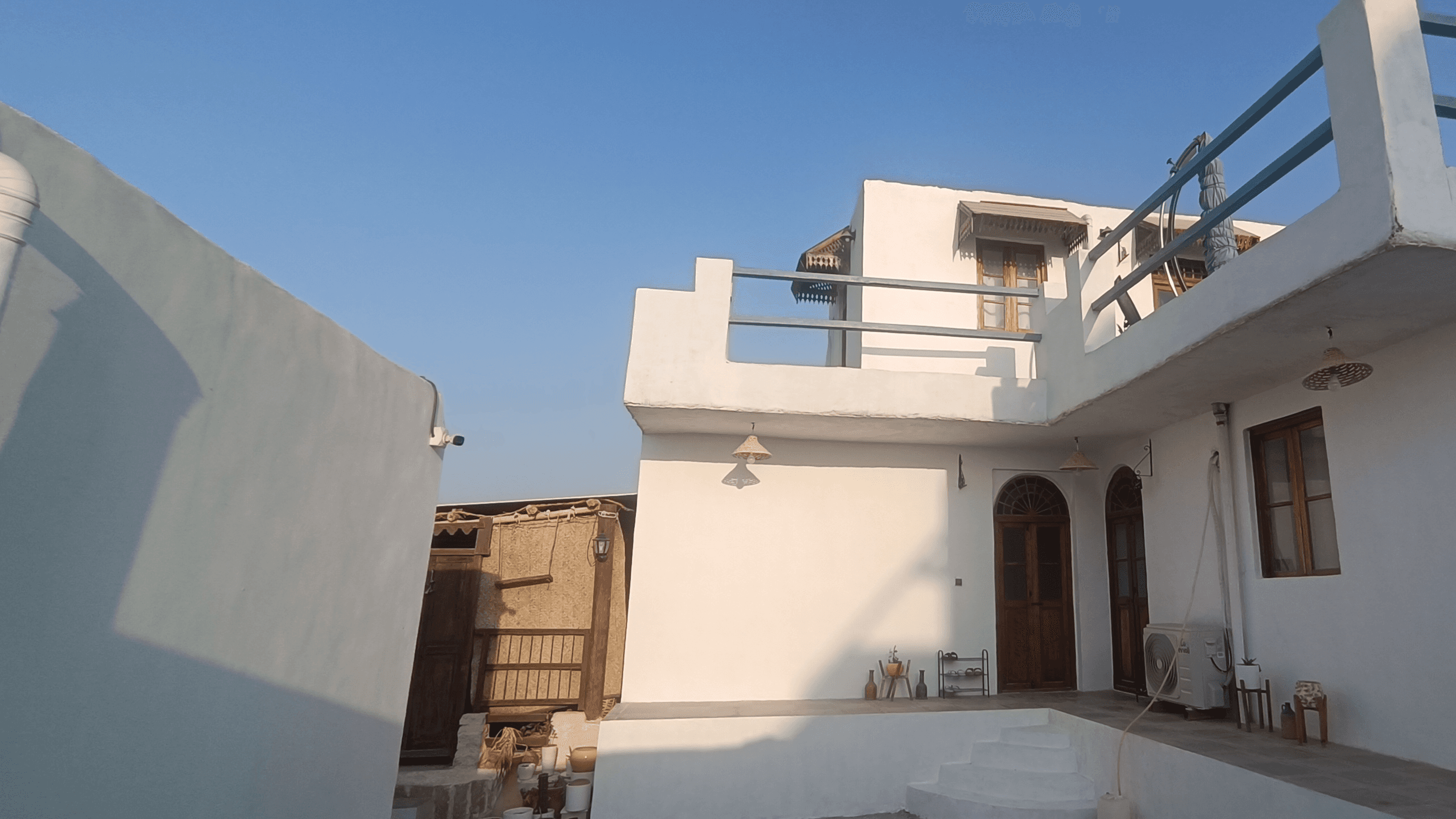 اقامتگاه ساحلی در روستای بربو دلوار - لیان همکف نما و ورودی واحد