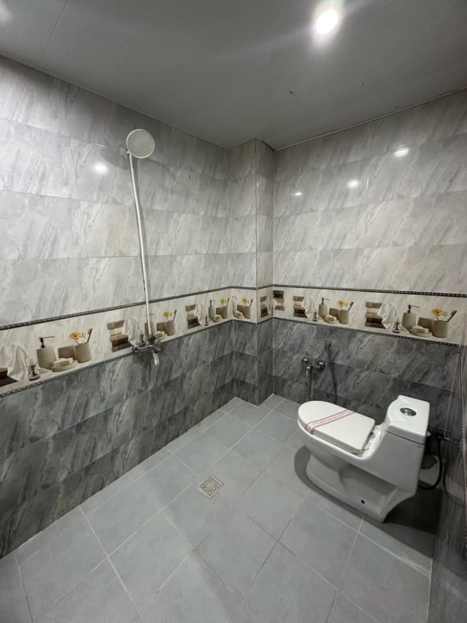 سرویس فرنگی و حمام