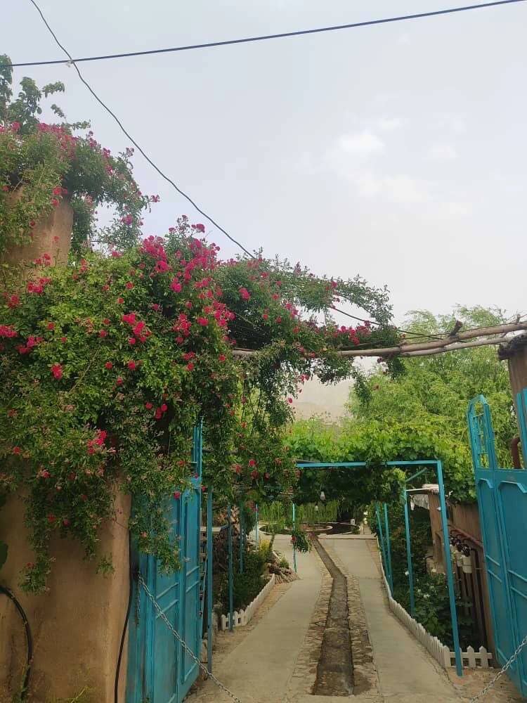 اجاره اقامتگاه بومگردی در سربست سپیدان - 75 متری یک خوابه همکف
