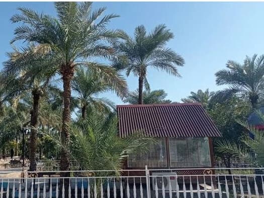 حیاط اقامتگاه