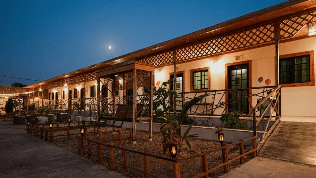 اقامتگاه بومگردی در روستای سهیلی - شقایق محوطه