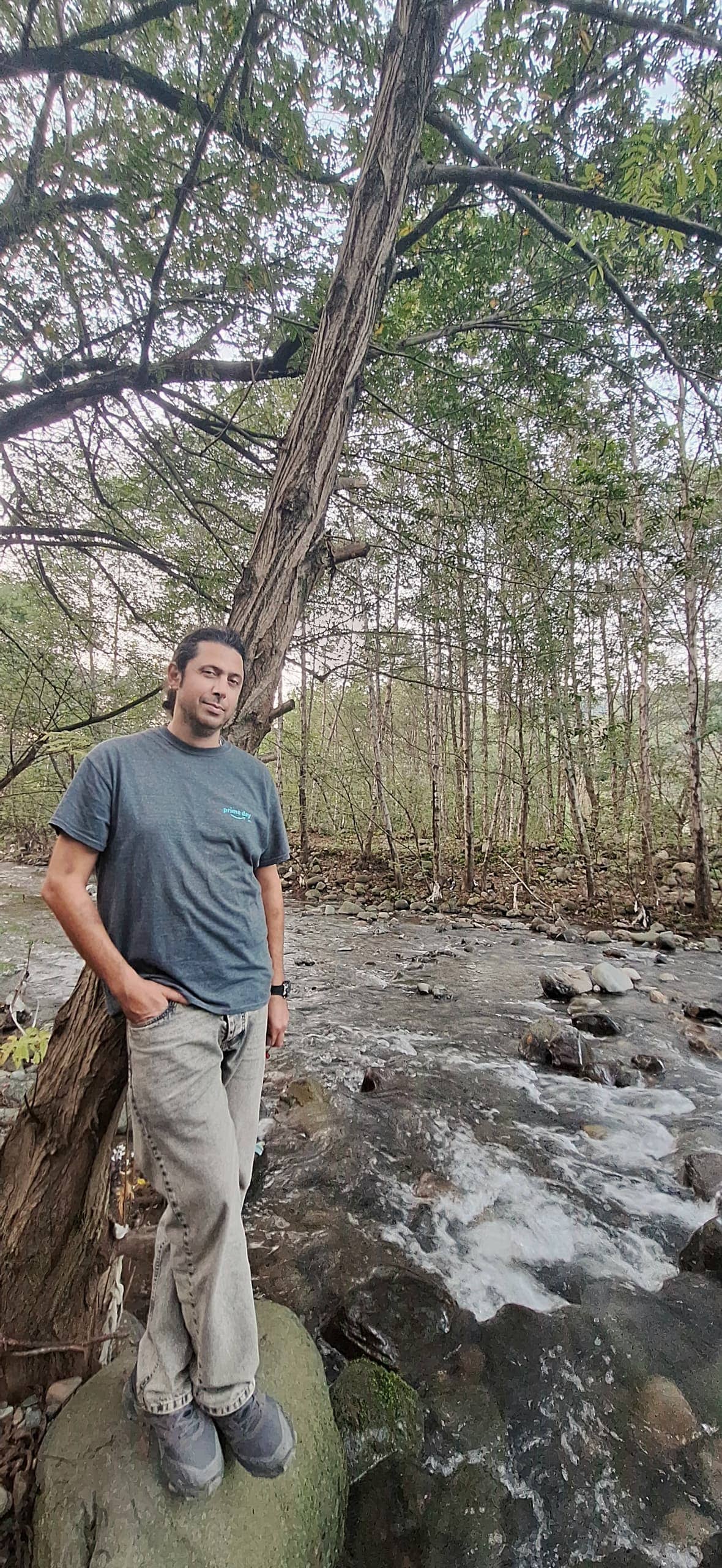 hostIntroImage-علی میرمجلسی