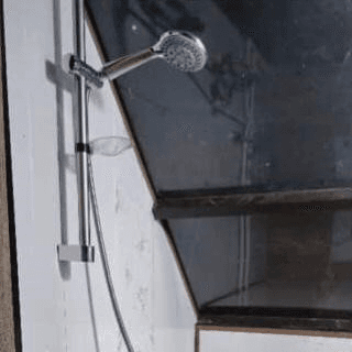 حمام و سرویس بهداشتی ایرانی داخل کلبه