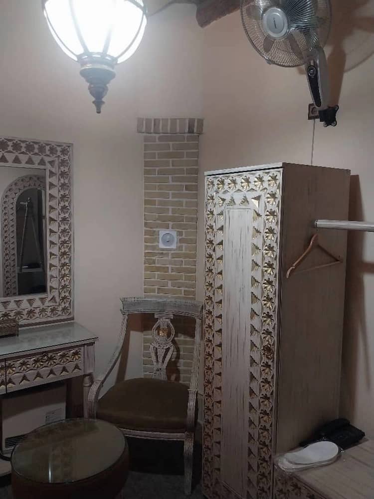 بوتیک هتل در شهر خرو نیشابور - آهوان حیاط