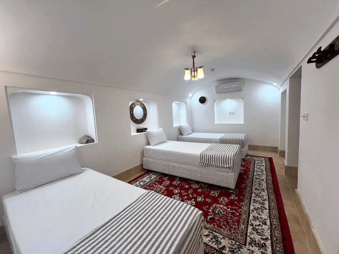 اقامتگاه بوم گردي در خیابان فهانی یزد - ١٠٦ اتاق