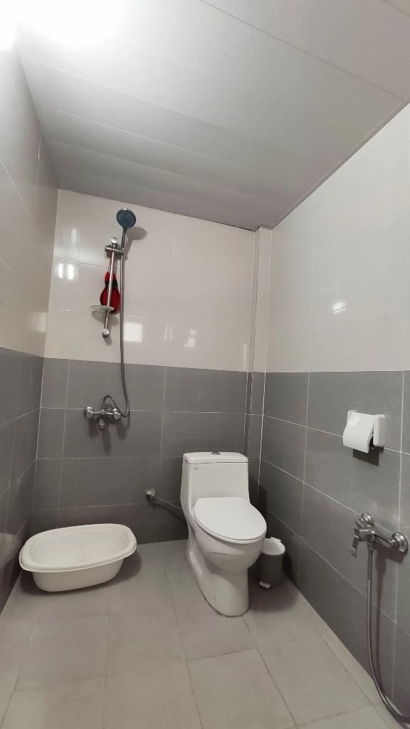 سرویس فرنگی و حمام