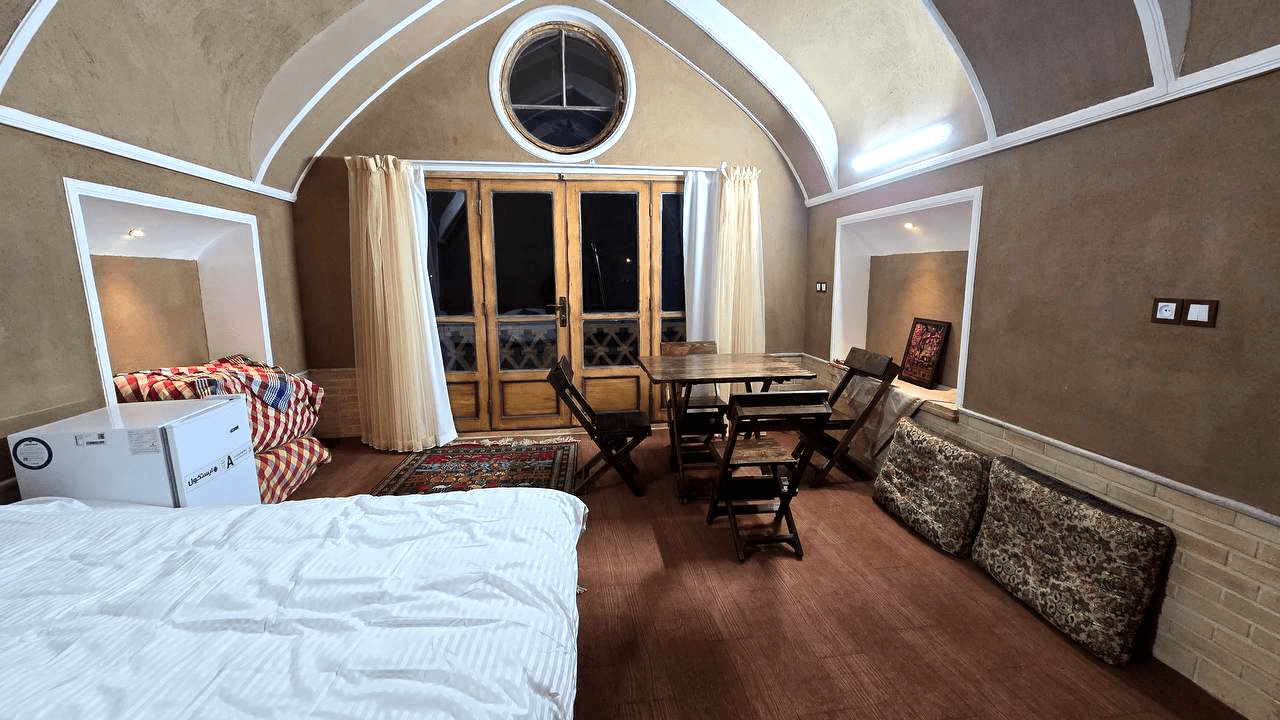 بومگردی دو تخته در عقدا یزد - مهر بانو اتاق دو تخته مهر بانو