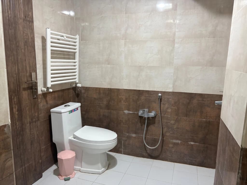 سرویس فرنگی و حمام
