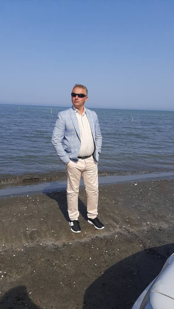 hostIntroImage-مهدی عباسی رودکناری