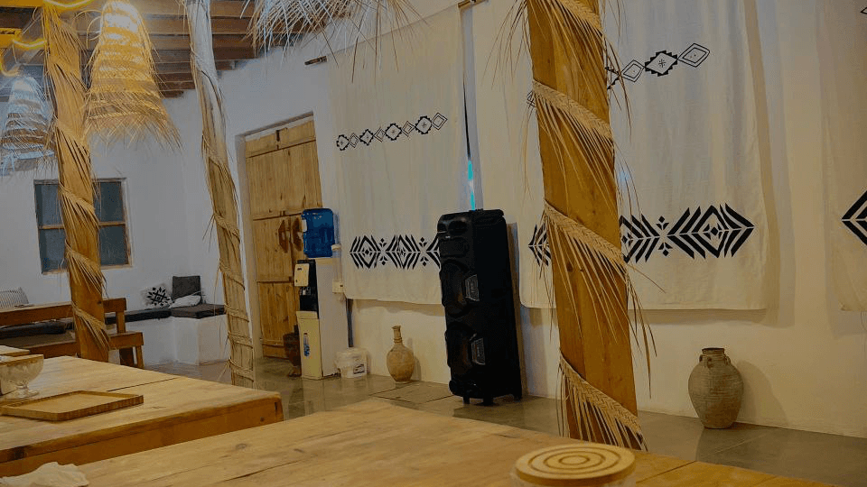 اقامتگاه بومگردی در شیب دراز قشم - سه تخته محوطه