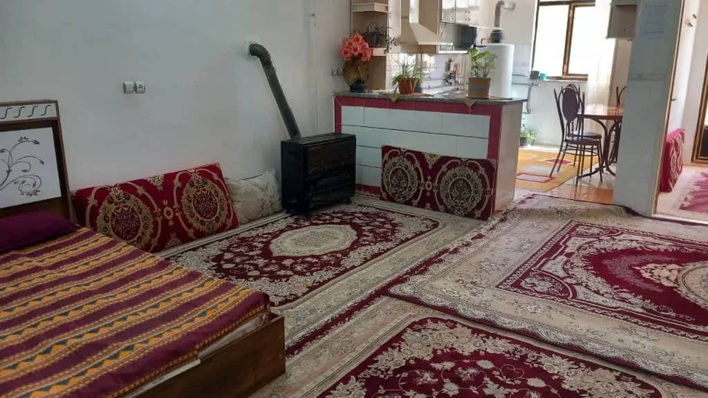 منزل ویلایی در سلطانیه سالن و آشپزخانه
