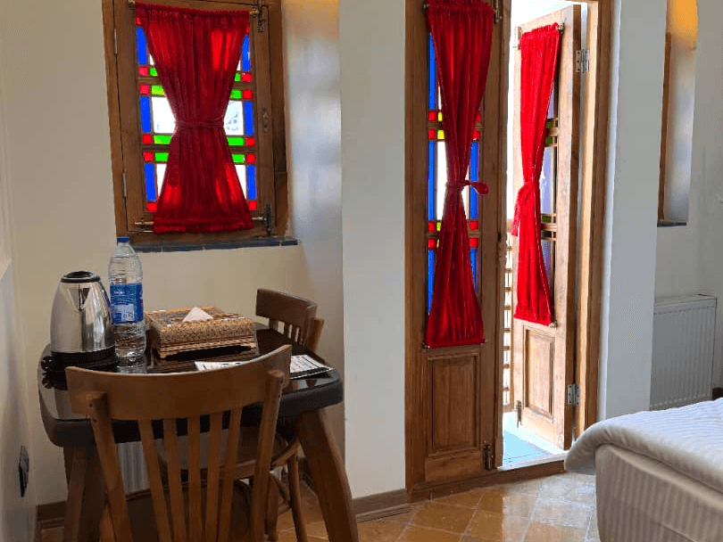 اجاره بوتیک هتل دو تخته در هشت بهشت اصفهان - استاندارد اتاق دو تخته استاندارد