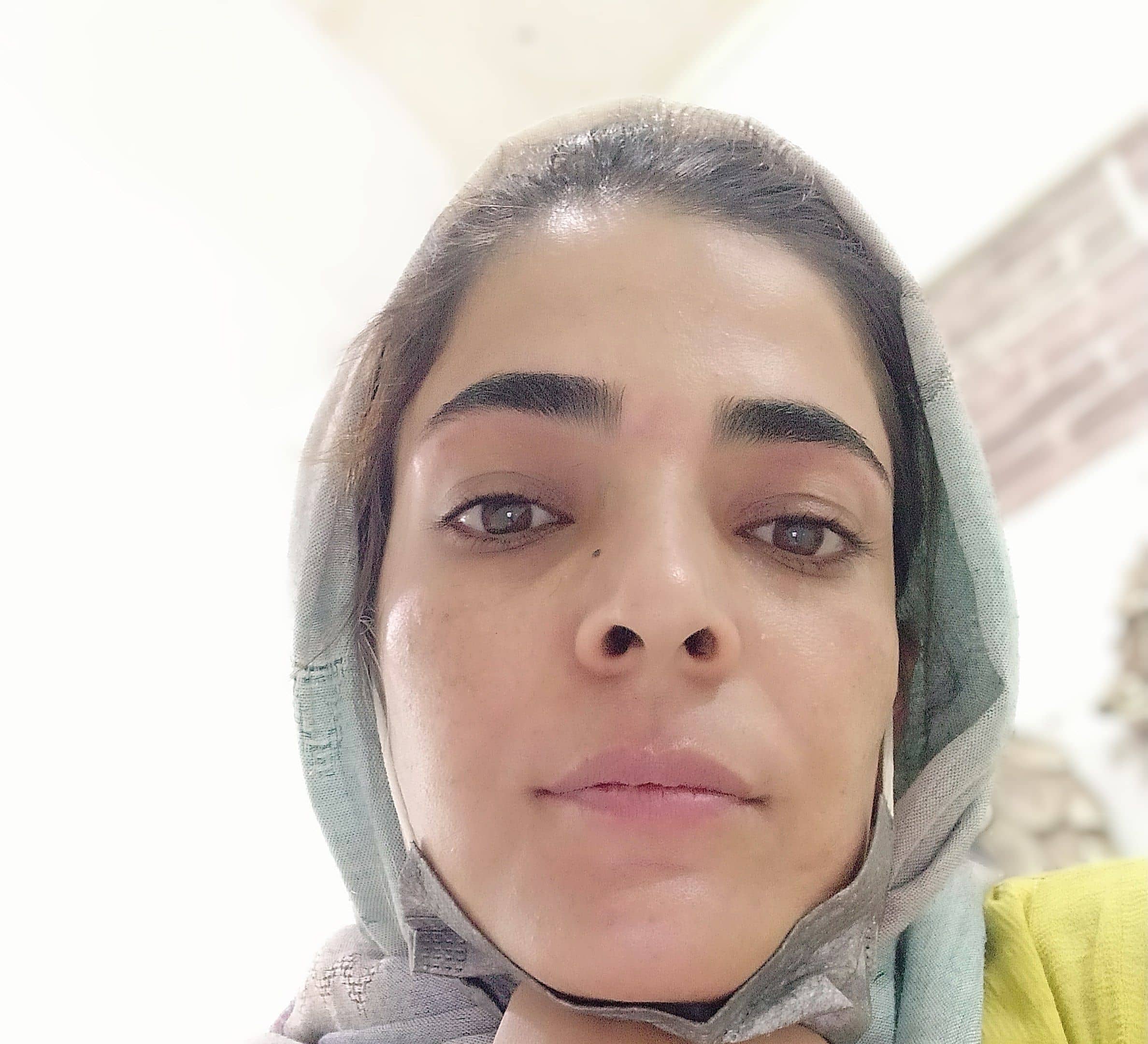 hostIntroImage-زینت گزی