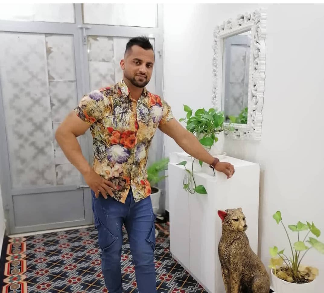 hostIntroImage-محمد منصوری