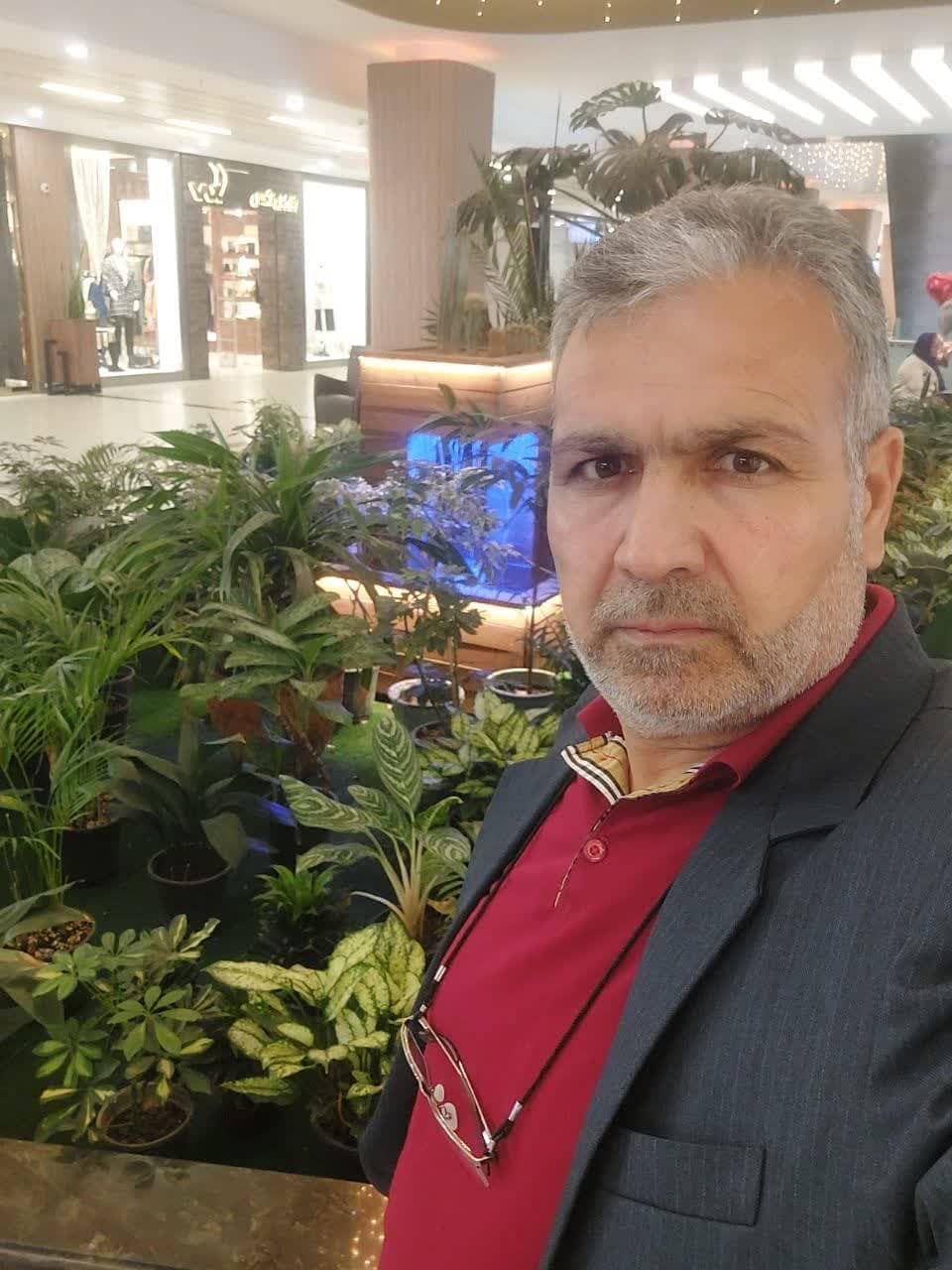 hostIntroImage-علی صمدی