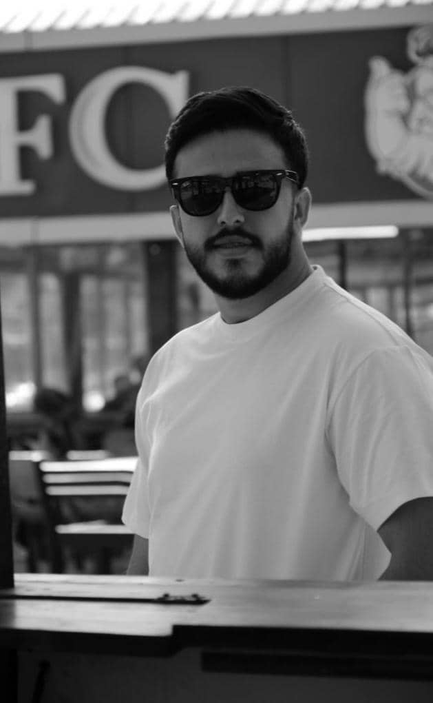 hostIntroImage-حسن کهوری
