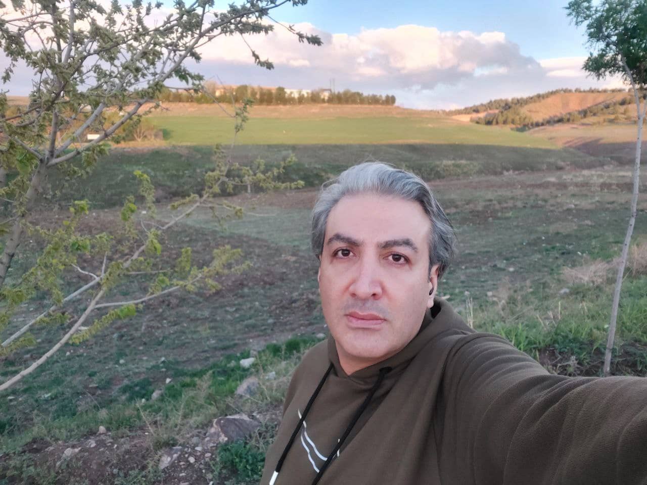 hostIntroImage-احسان محتشم