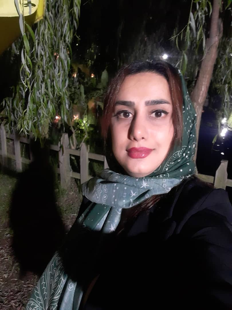 hostIntroImage-زینب علی زاده