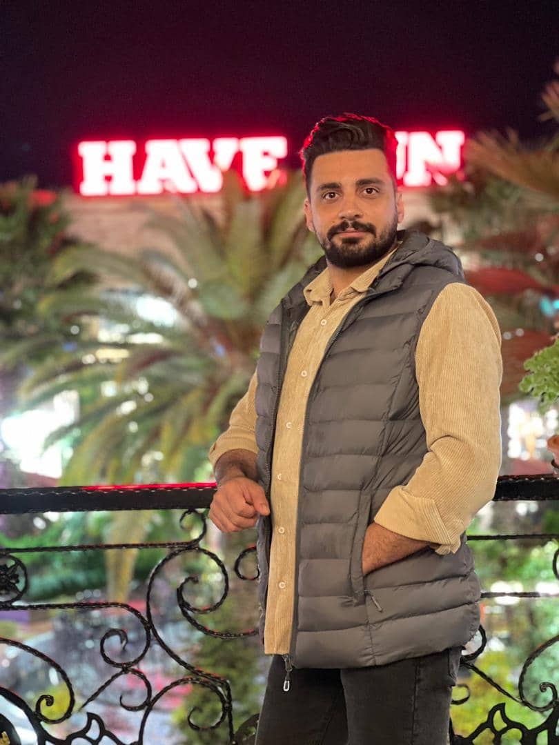 hostIntroImage-سعید دارافکن