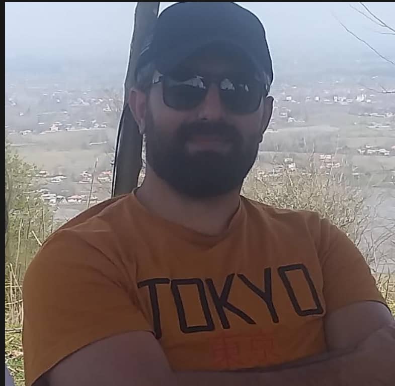 hostIntroImage-ساسان دلداری