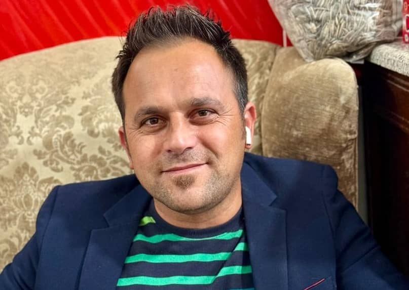 hostIntroImage-علی شیخی