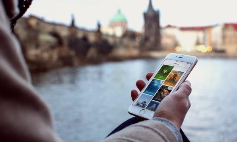 تصویر از تکنولوژی در سفر-کاربرد اپلیکیشن های گردشگری-سفر مجازی