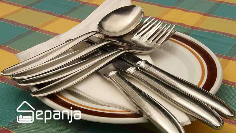 قاشق و چنگال در تهیه غذا در سفر