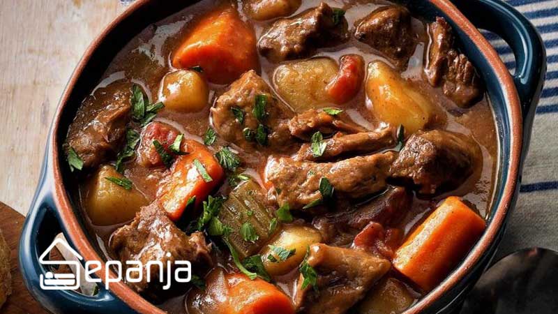 معرفی 7 غذای محلی اصفهان ؛ دنیایی از زیبایی و مزه در کنار هم 4 تاس کباب غذای محلی اصفهان