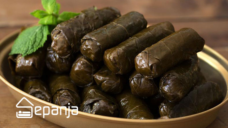 دلمه برگ مو از غذاهای محلی تبریز