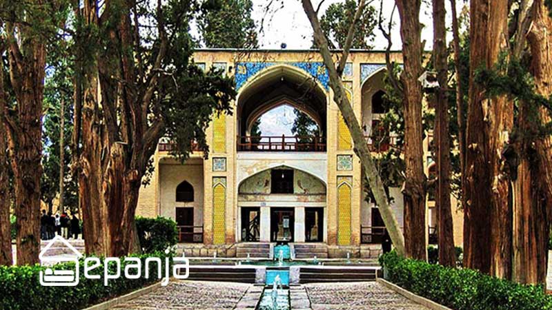 سفر به کاشان؛ اقامت، دیدنیها و غذاهای محلی | سپنجا 4 بازدید از باغ فین در سفر به کاشان