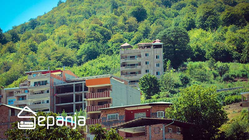 طبیعت سرسبز از جاذبه های گردشگری زیارت