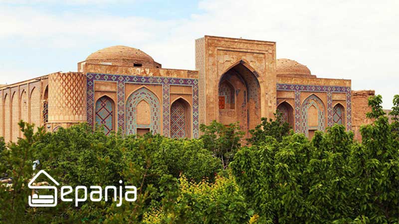 مدرسه غیاثیه خرگرد از مهمترین مکان های گردشگری نشتیفان