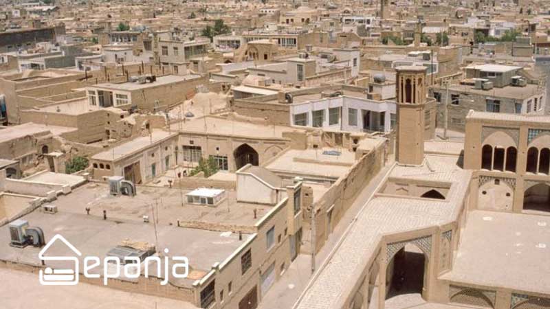 سفر به کاشان؛ اقامت، دیدنیها و غذاهای محلی | سپنجا 2 نمایی از بالای شهر در سفر به کاشان